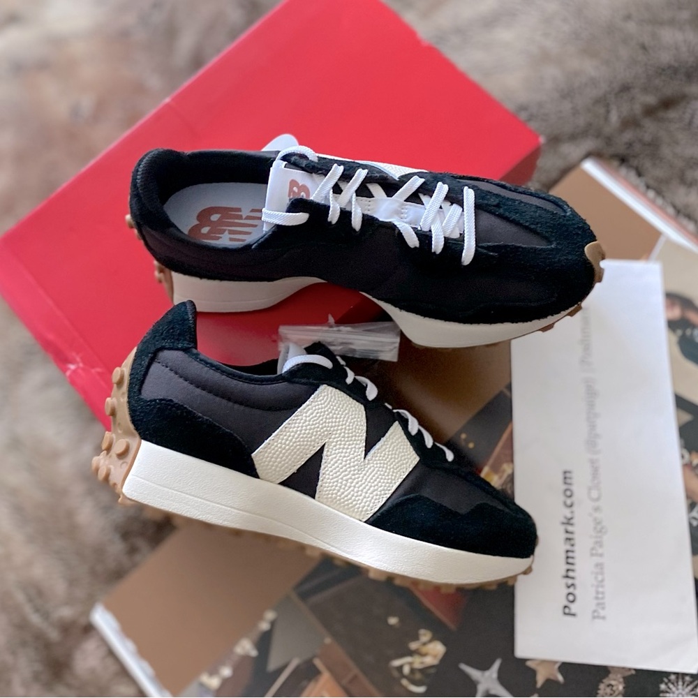 New Balance Women's Black and Cream Retro-Style Sneakers - Picture 3 of 16